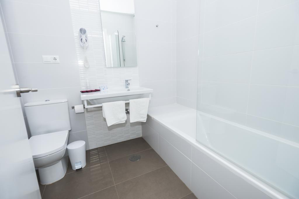 Hostal Las Cumbres Кониль-де-ла-Фронтера Экстерьер фото