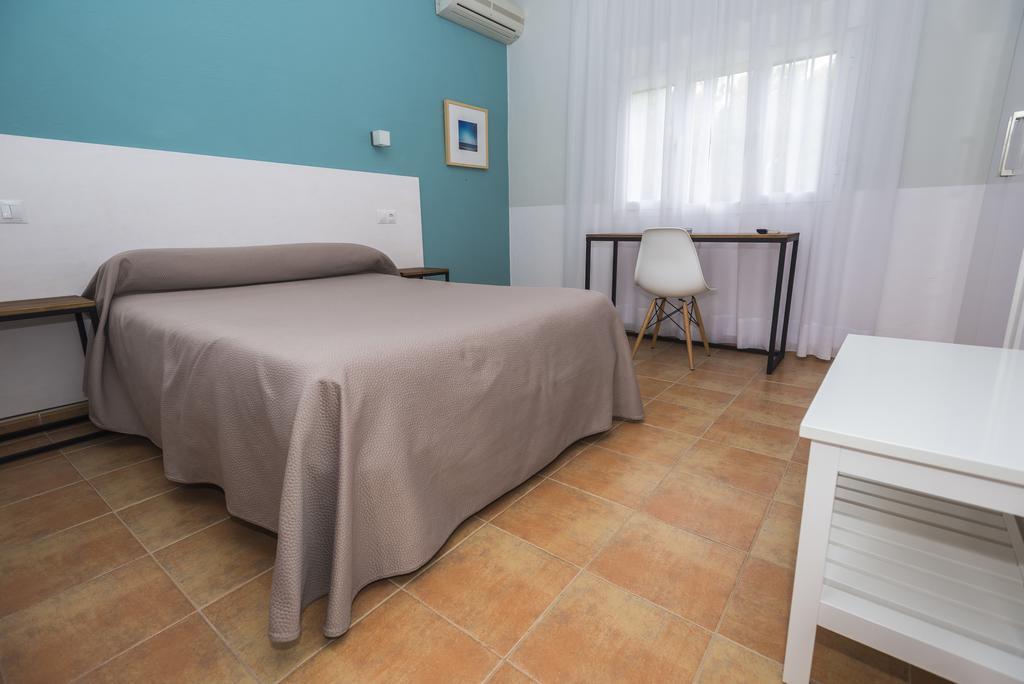 Hostal Las Cumbres Кониль-де-ла-Фронтера Экстерьер фото