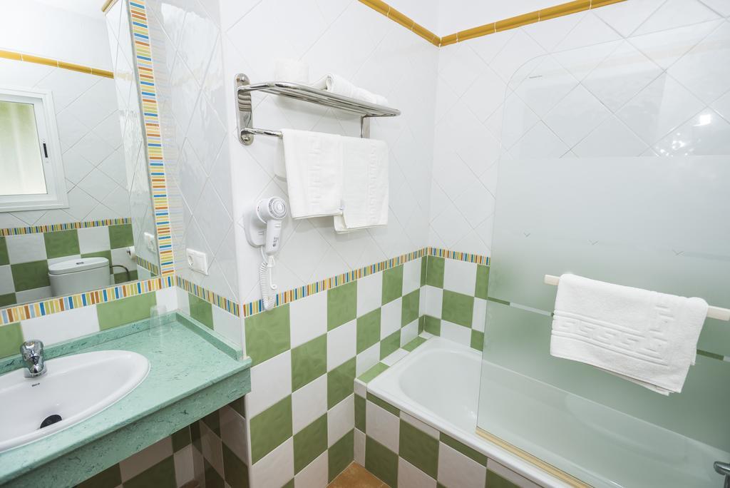 Hostal Las Cumbres Кониль-де-ла-Фронтера Экстерьер фото